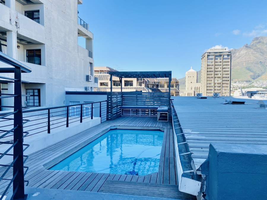 2 Bedroom Property for Sale in Cape Town City Centre Western Cape